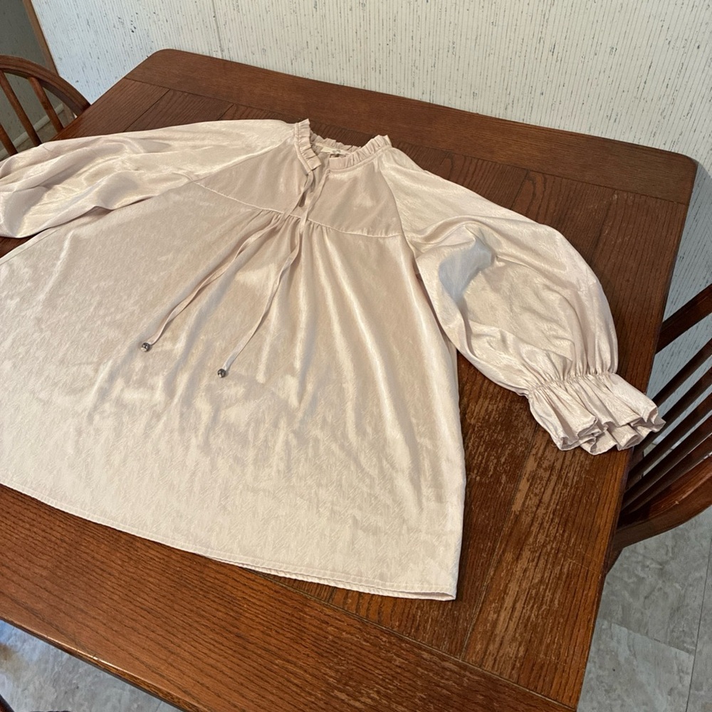 Entro Peasant Blouse Women's 1X Flowy Balloon Ruffle Sleeves Split Tie Neck